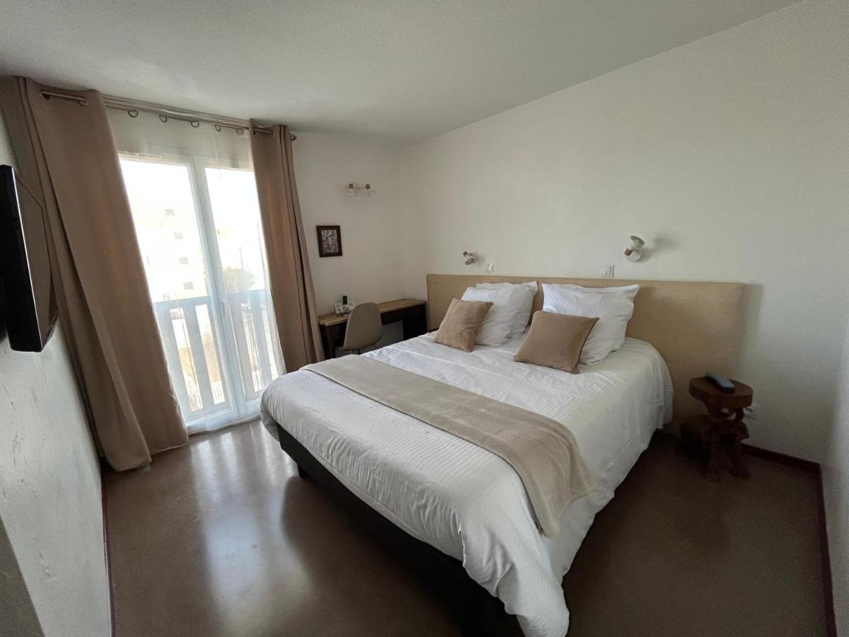 Logis Hotel De La Clape Narbonne-Plage Extérieur photo