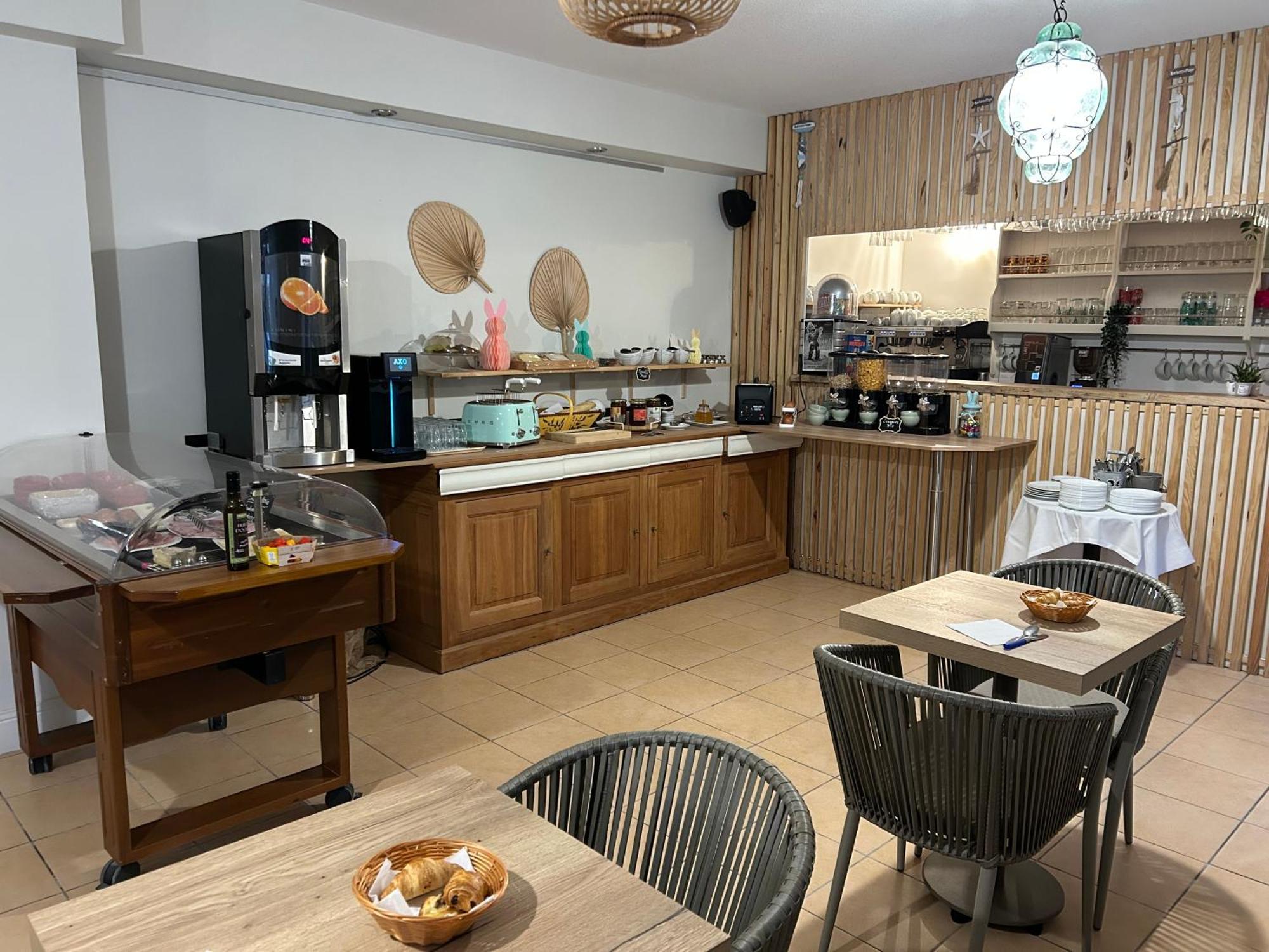 Logis Hotel De La Clape Narbonne-Plage Extérieur photo
